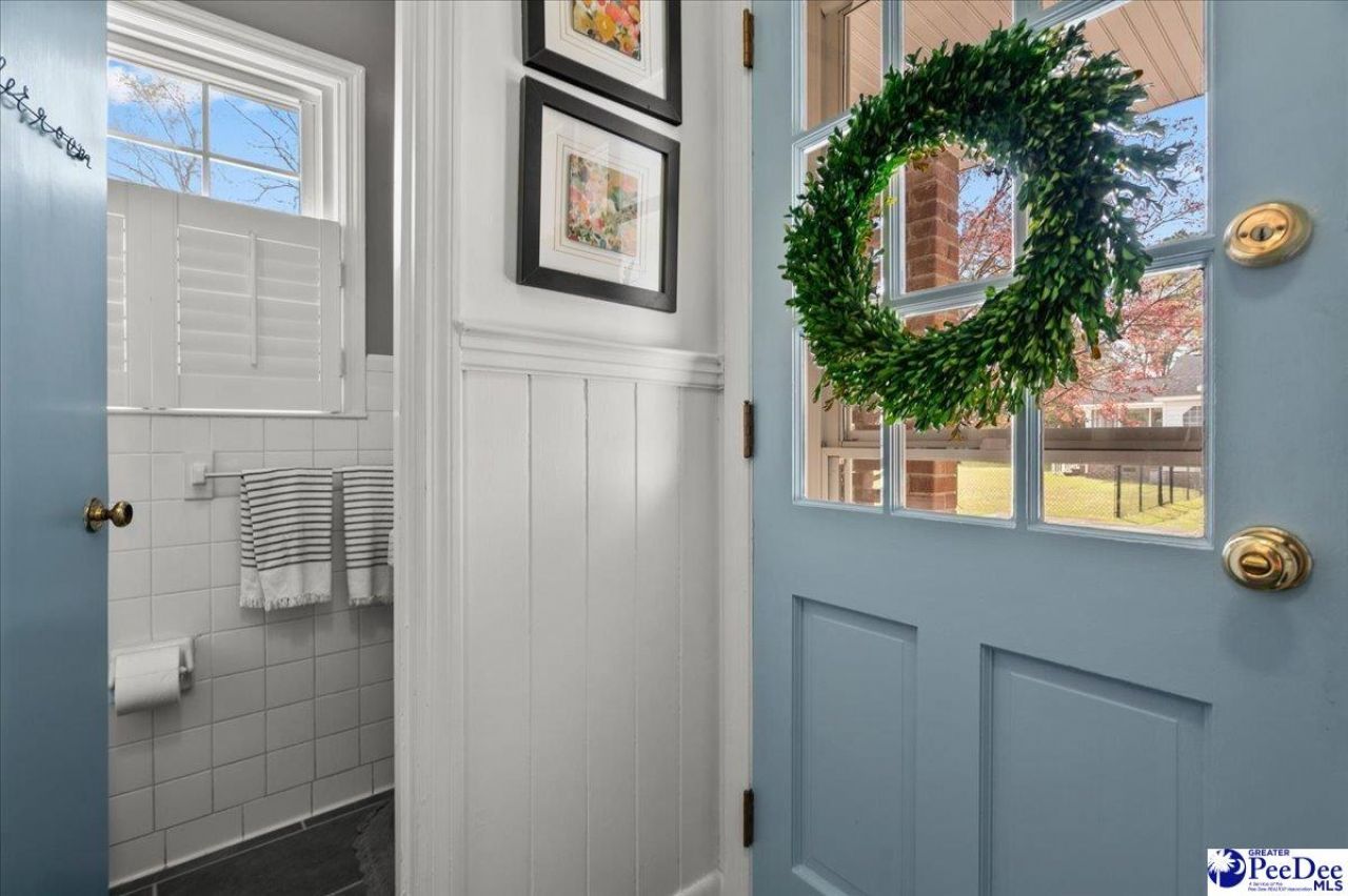 482 Country Club Dr. Photo 23