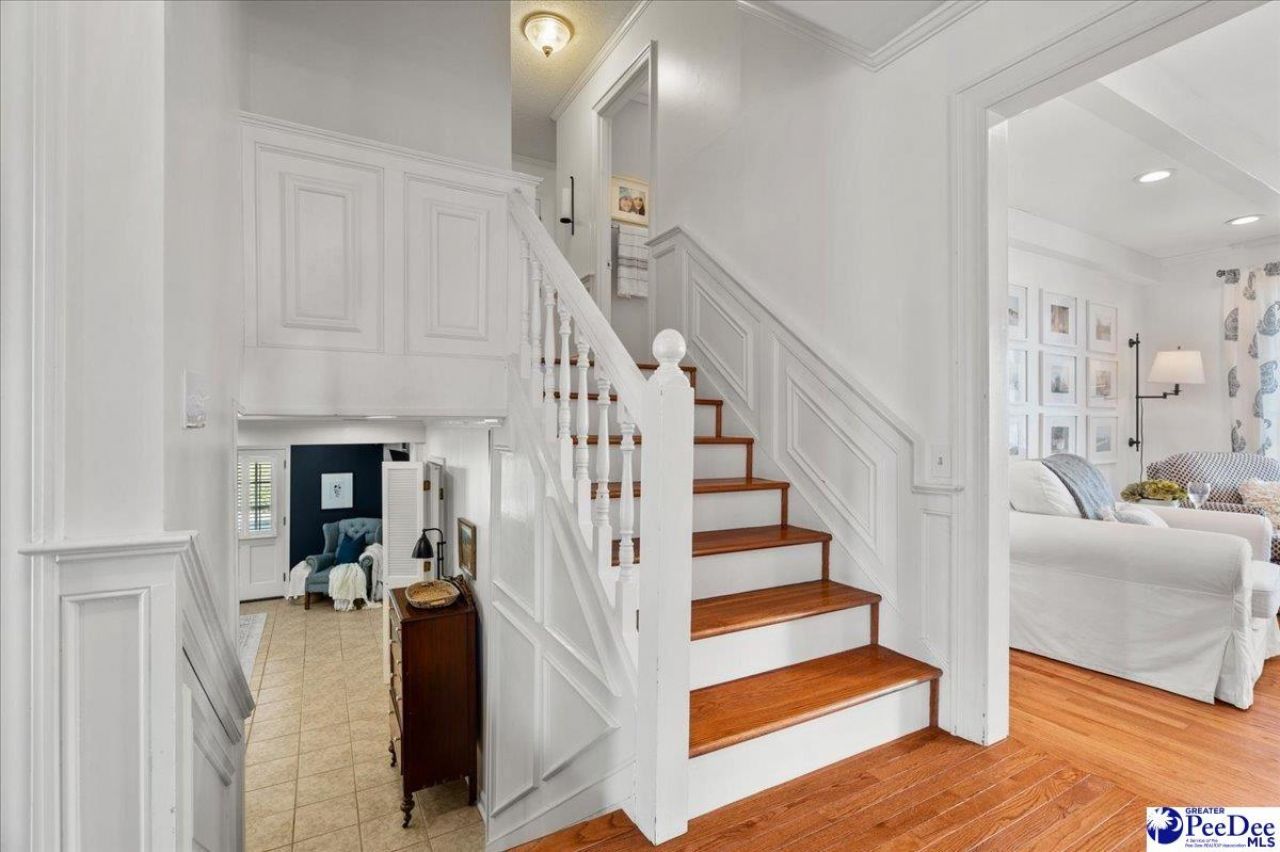 482 Country Club Dr. Photo 31