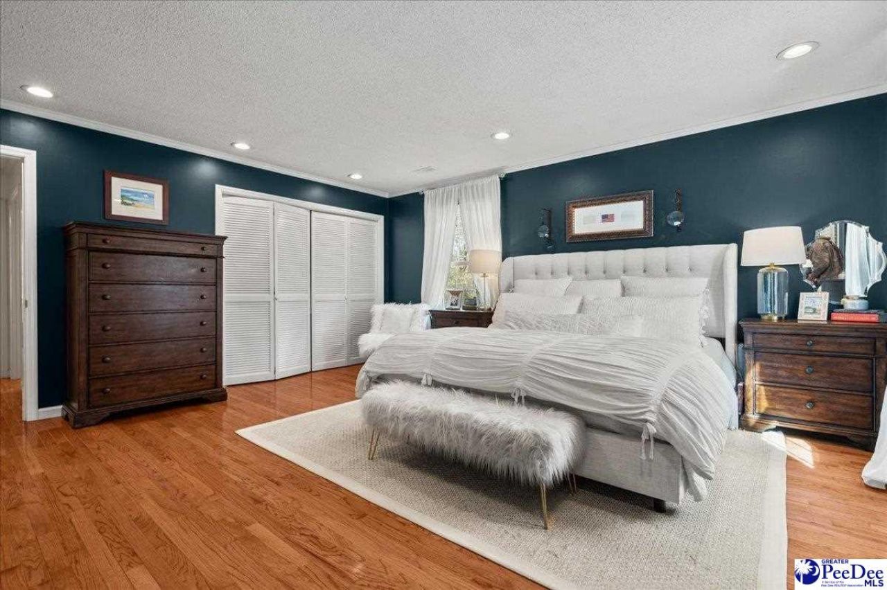 482 Country Club Dr. Photo 34