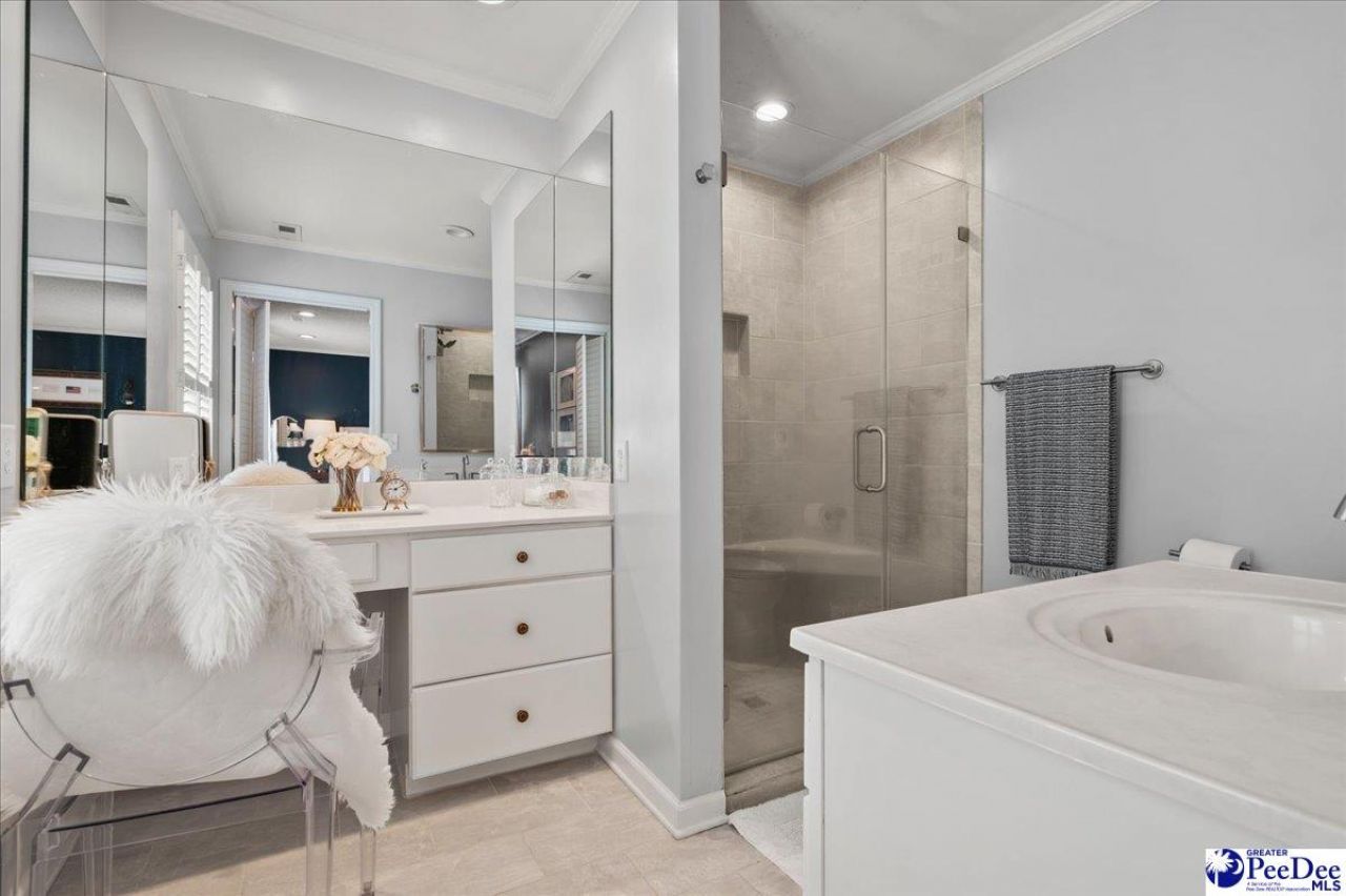 482 Country Club Dr. Photo 35