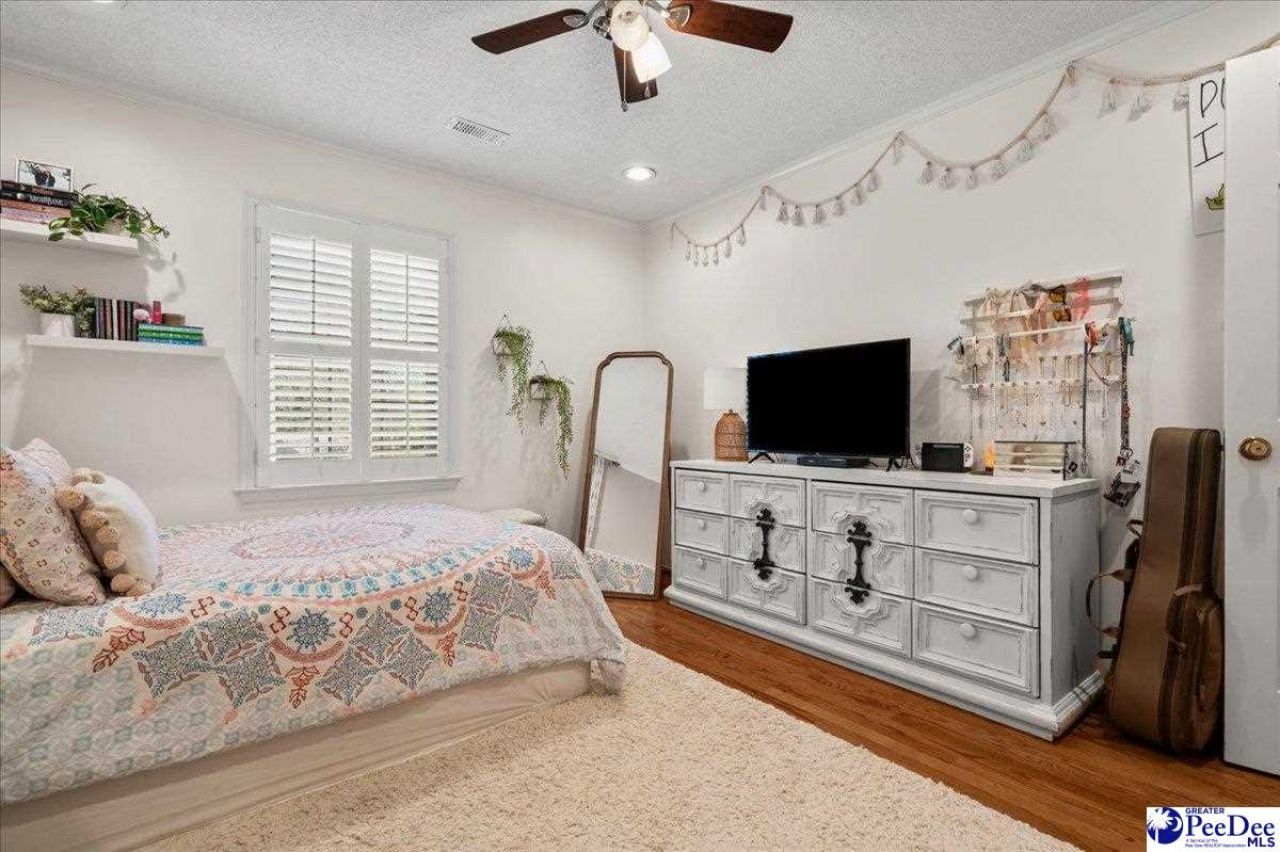 482 Country Club Dr. Photo 39