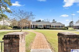 482 Country Club Dr. photo 4