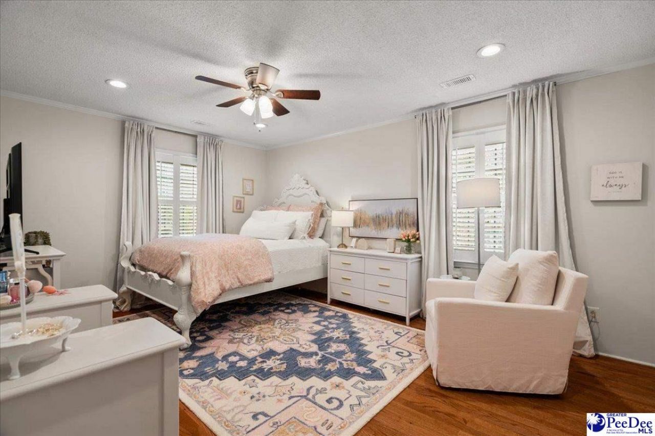 482 Country Club Dr. Photo 43