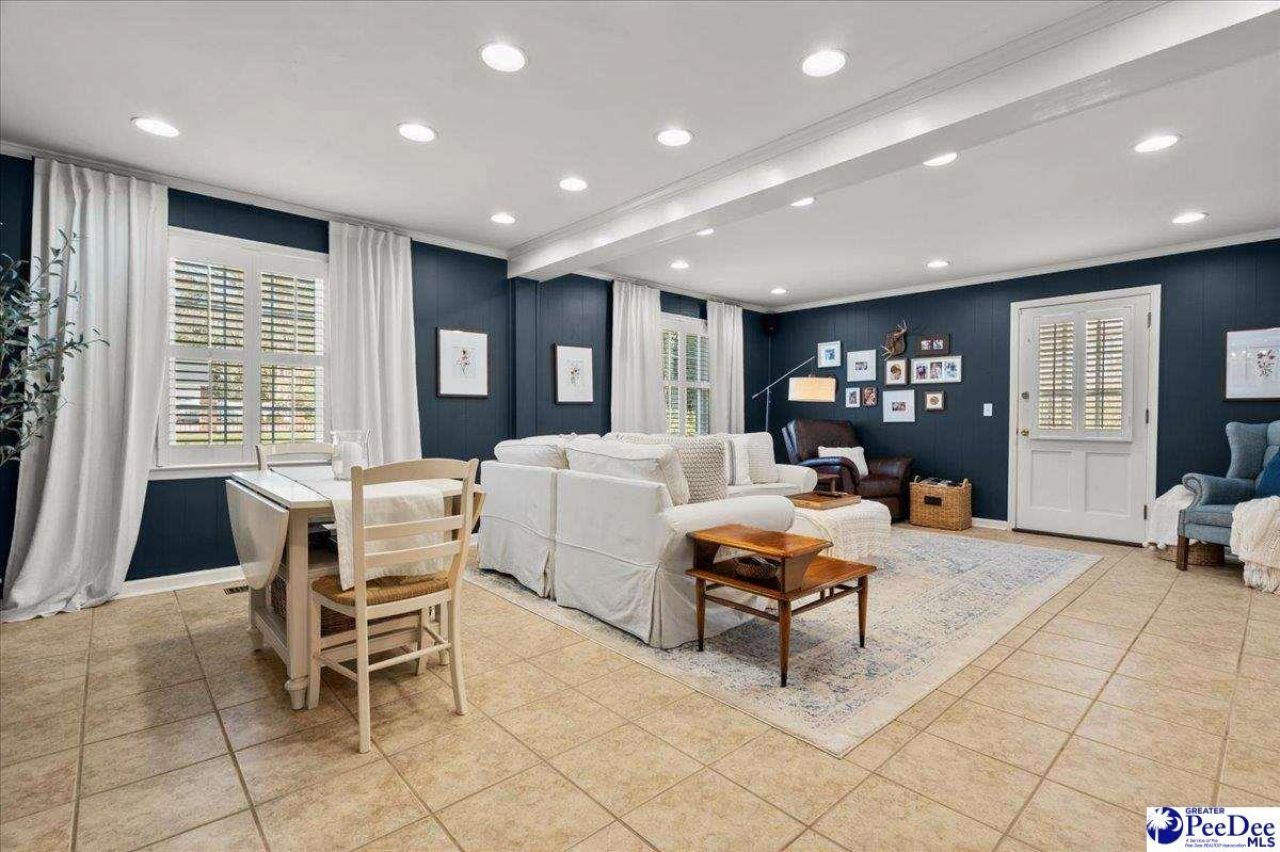 482 Country Club Dr. Photo 46