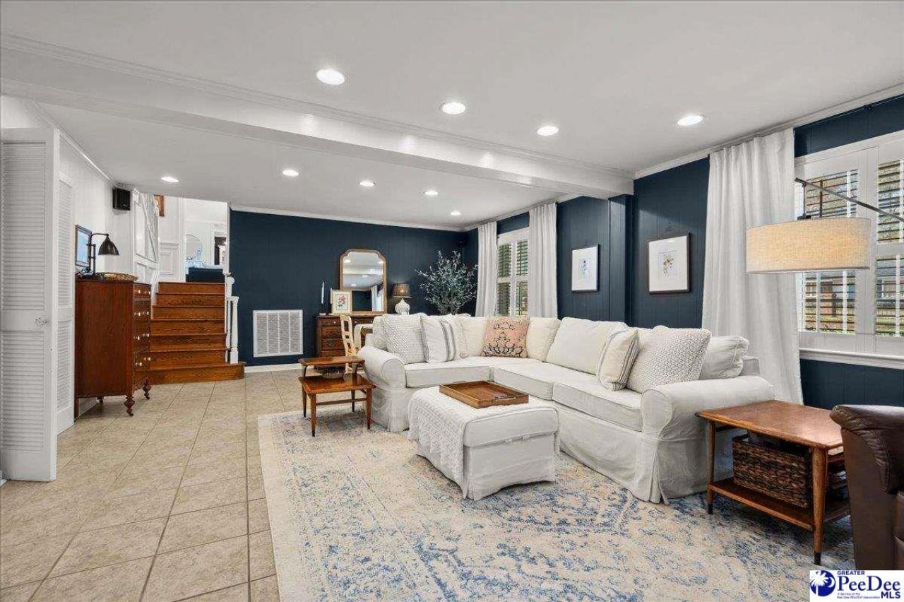 482 Country Club Dr. Photo 47