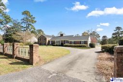 482 Country Club Dr. photo 4