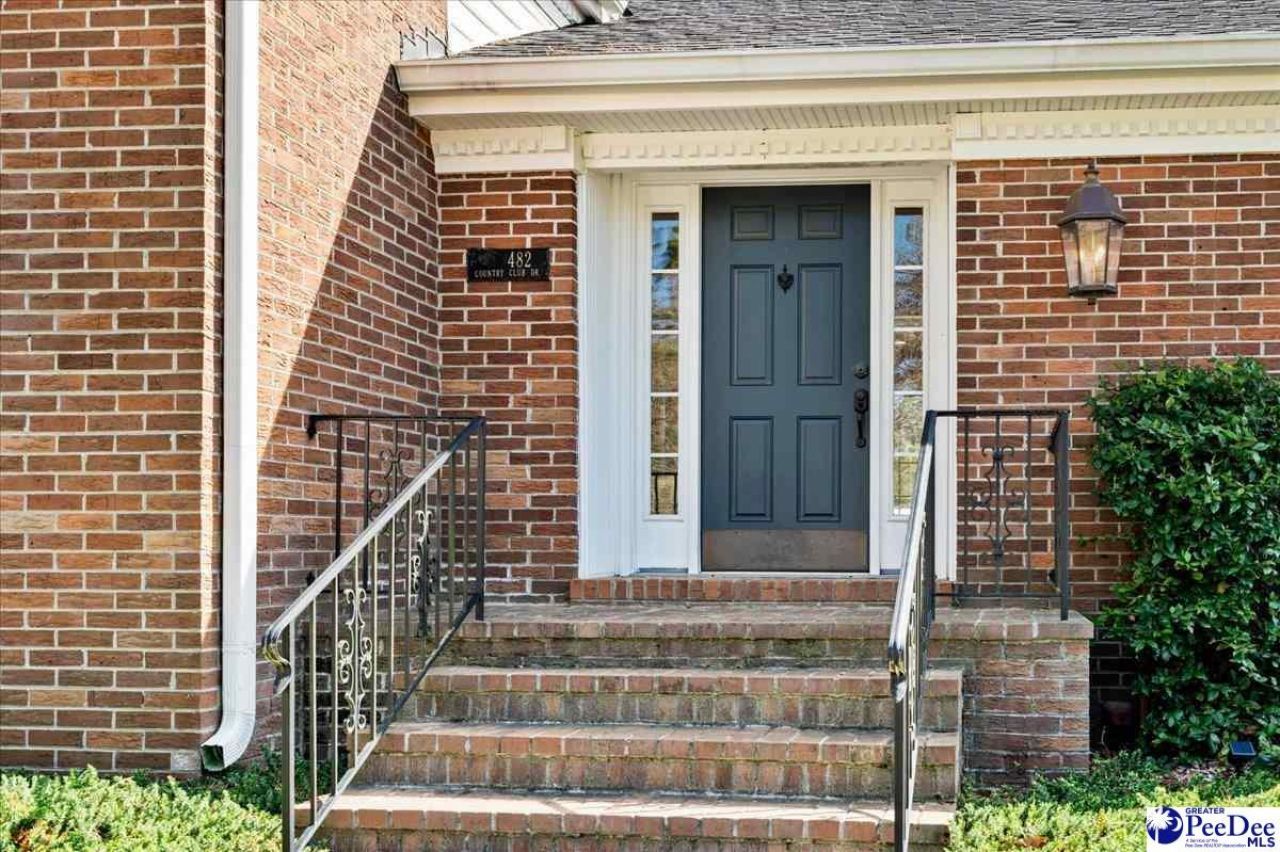 482 Country Club Dr. Photo 7