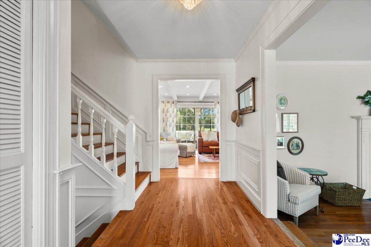 482 Country Club Dr. Photo 8