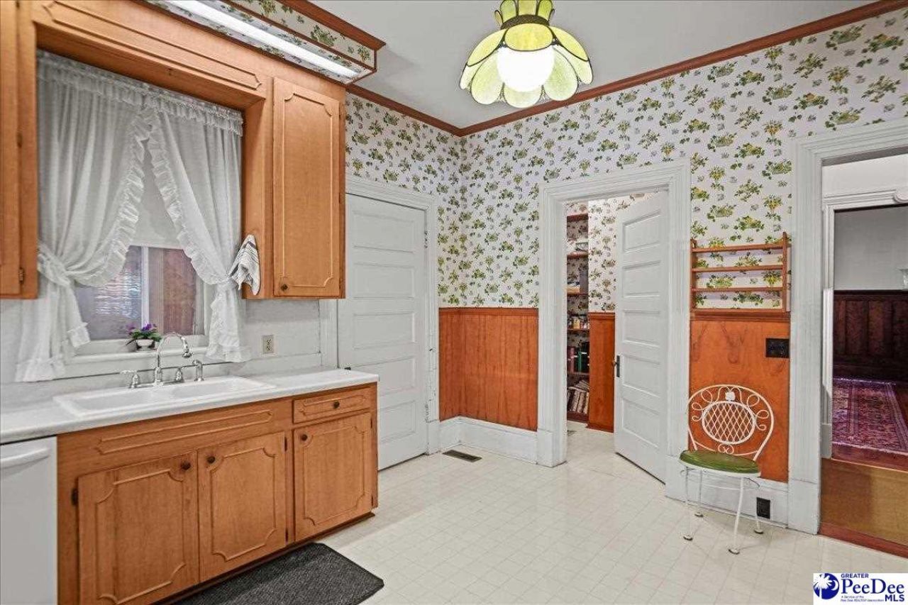 306 W Main Street Photo 34