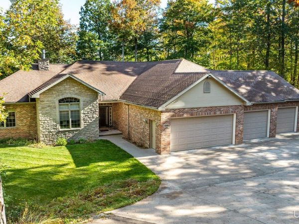 1800 Middle Point Lane, Houghton, MI 49931