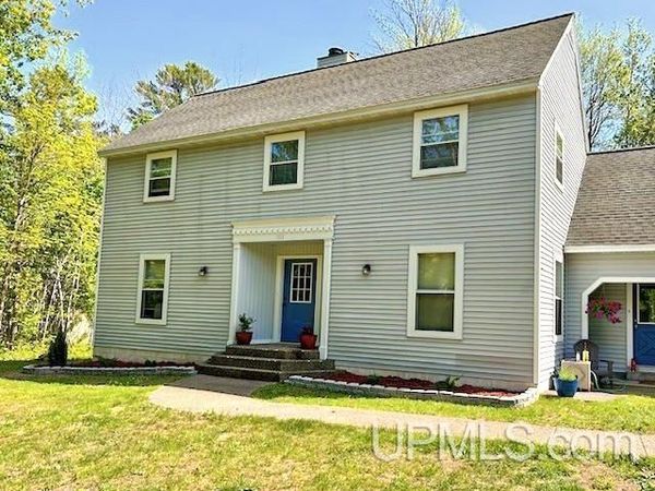 1113 12th Avenue, Houghton, MI 49931