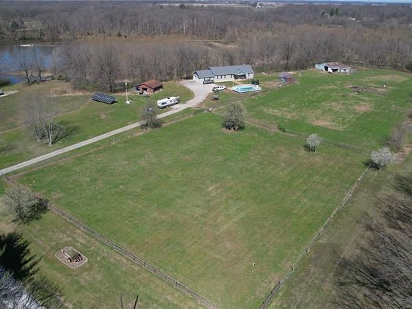 1445 Mount Zion Avenue , Greenville, IL 62246