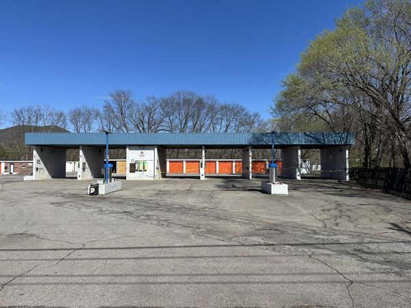 4101 Plantation RD NE, Roanoke, VA 24012