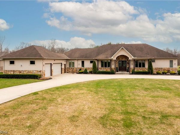 2240 Sunrise Oval , Medina, OH 44256