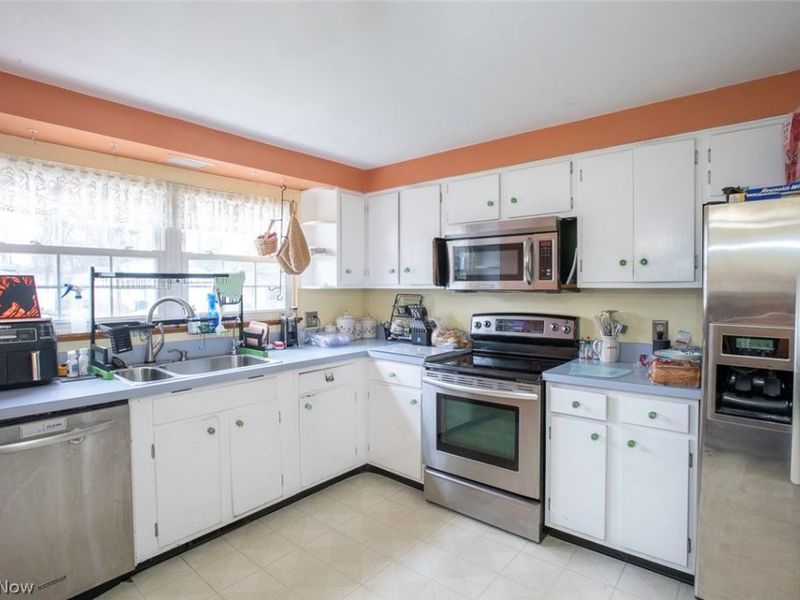 4972 Northview Court , Vermilion, OH 44089 Photo 4