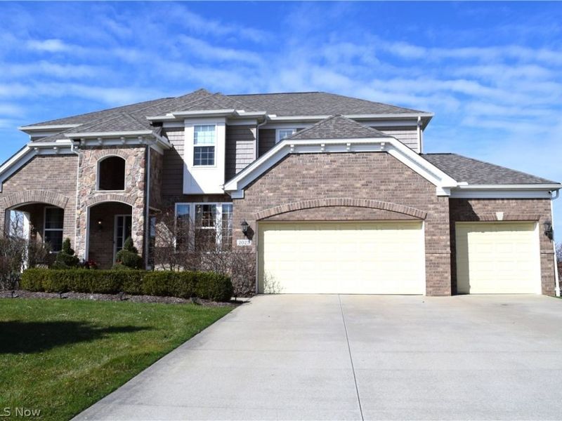 2027 Meadowood Boulevard , Twinsburg, OH 44087 Photo 1