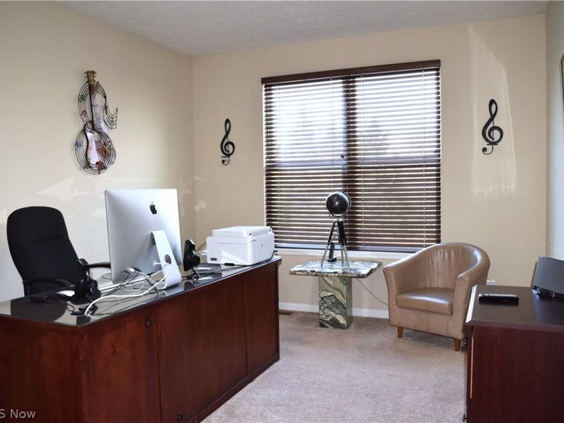 2027 Meadowood Boulevard , Twinsburg, OH 44087 Photo 9