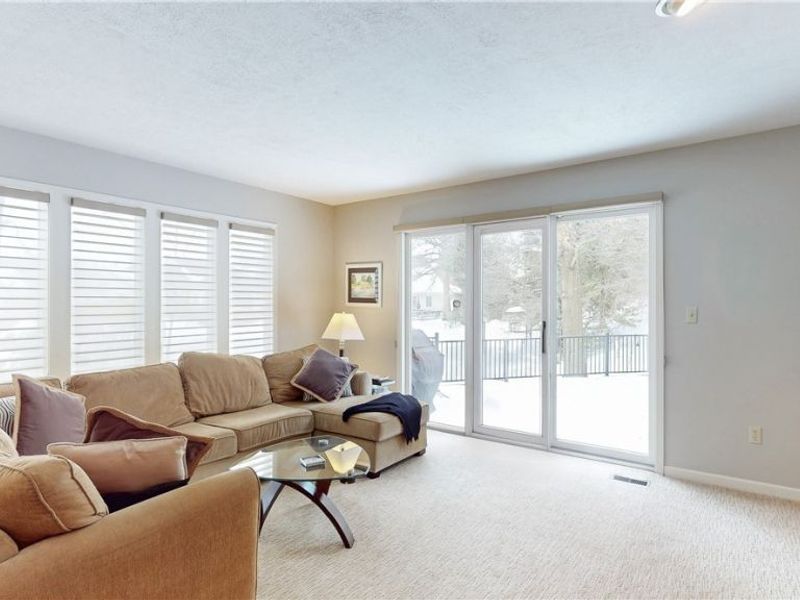 255 Lake Pointe Drive , Akron, OH 44333 Photo 8