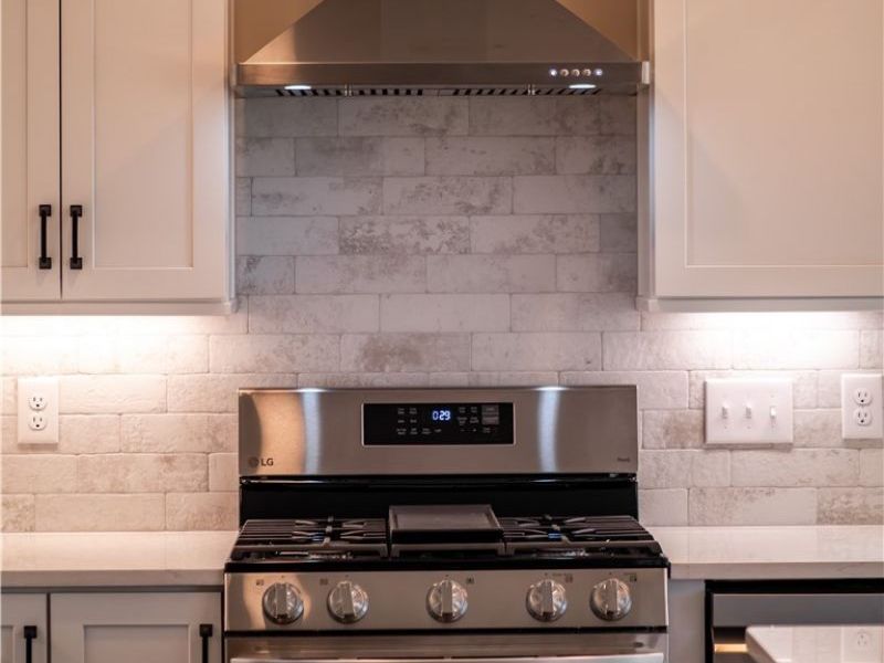 34270 Brookside Lane , North Ridgeville, OH 44039 Photo 19