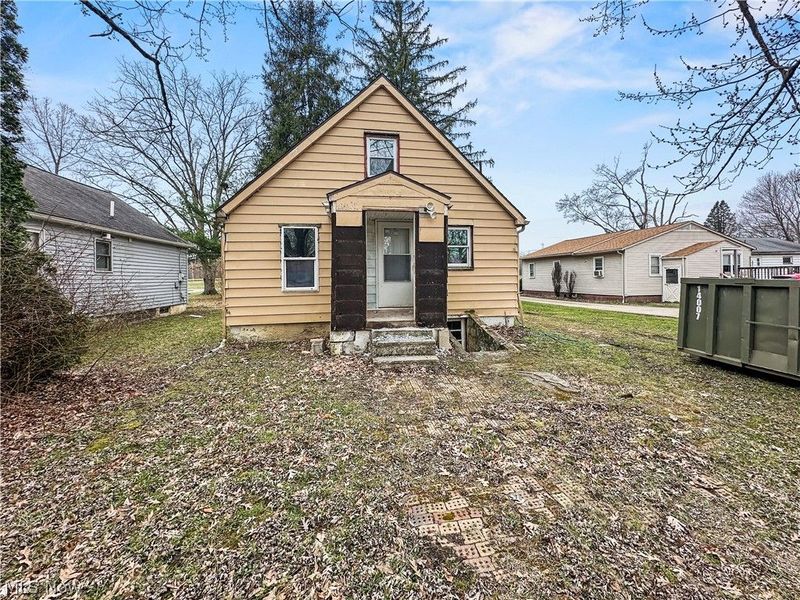 613 N Raccoon Road , Austintown, OH 44515 Photo 2