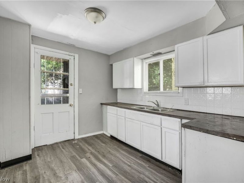 9801 Empire Avenue, Cleveland, OH 44108 Photo 16