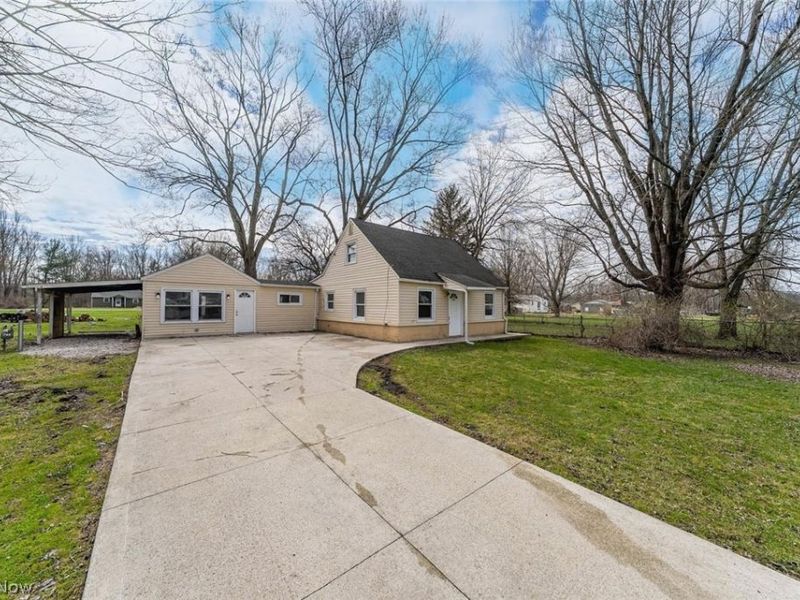 36094 Home Crest Drive , North Ridgeville, OH 44039 Photo 2