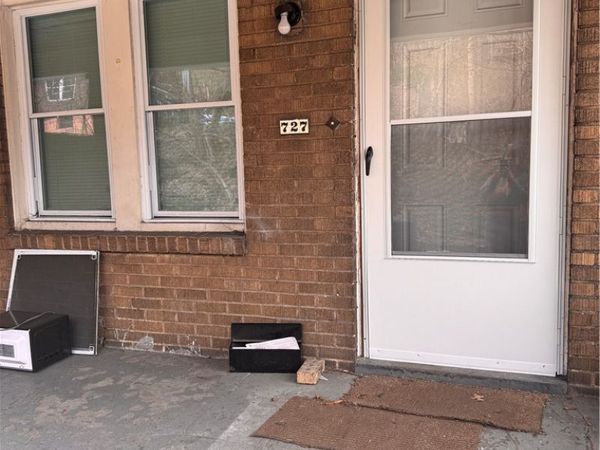 727 Maytide St , Pittsburgh, PA 15227