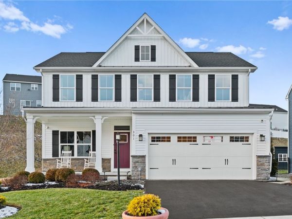 301 Shanleigh Dr , Zelienople, PA 16063