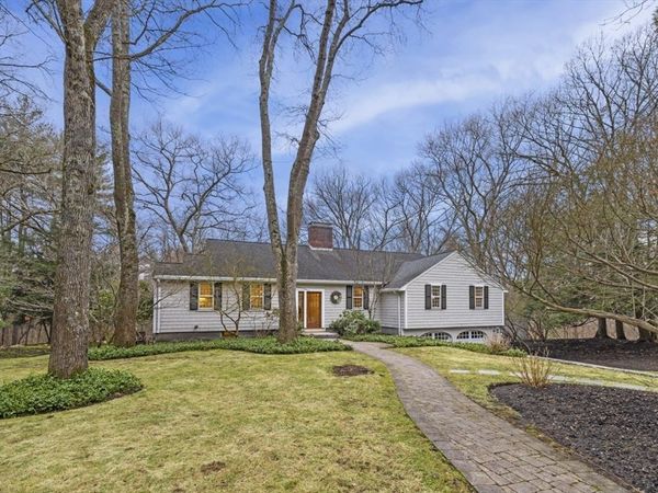 25 Apple Hill Lane, Lynnfield, MA 01940