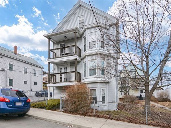 23 Grove St, Unit 1-1, Haverhill, MA 01832