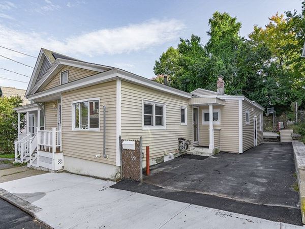 116 Weare St, Lawrence, MA 01843