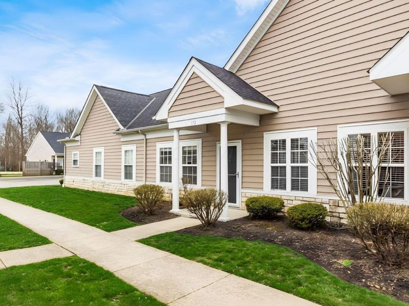 372 Dysar Run Drive , Blacklick, OH 43004 Photo 3