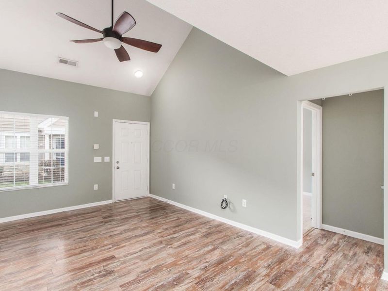 372 Dysar Run Drive , Blacklick, OH 43004 Photo 8