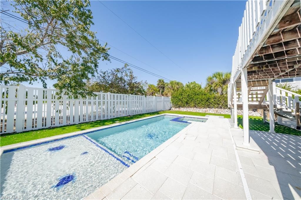 119 Andre Mar Dr, Fort Myers Beach, FL 33931 Photo