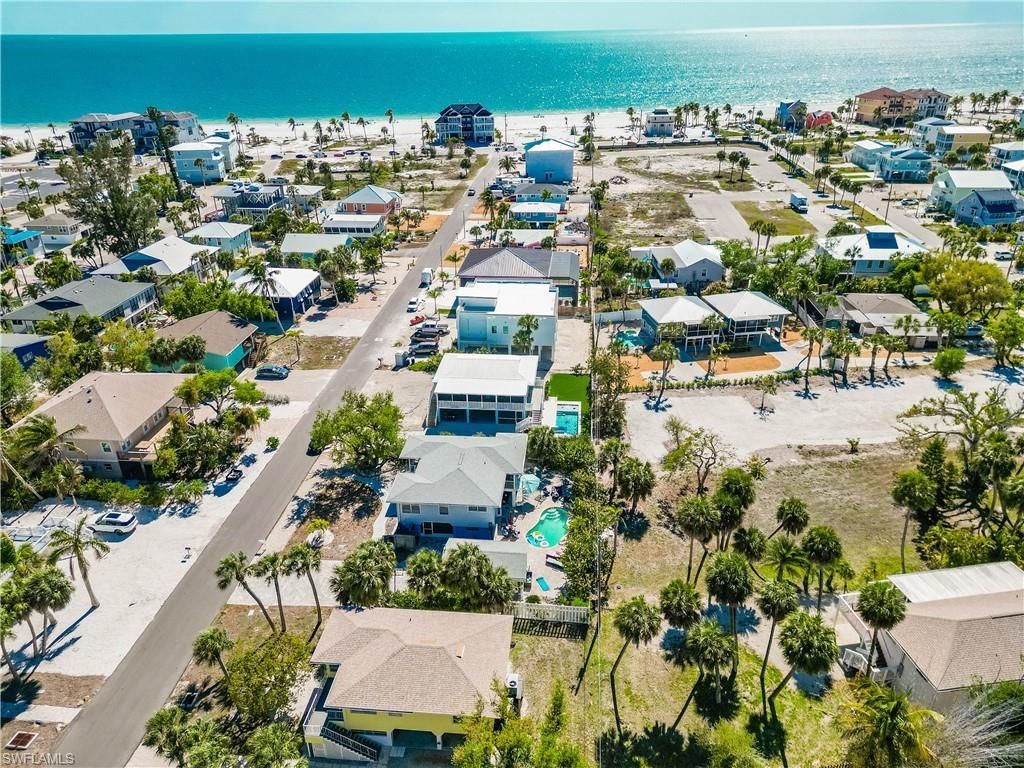 119 Andre Mar Dr, Fort Myers Beach, FL 33931 Photo