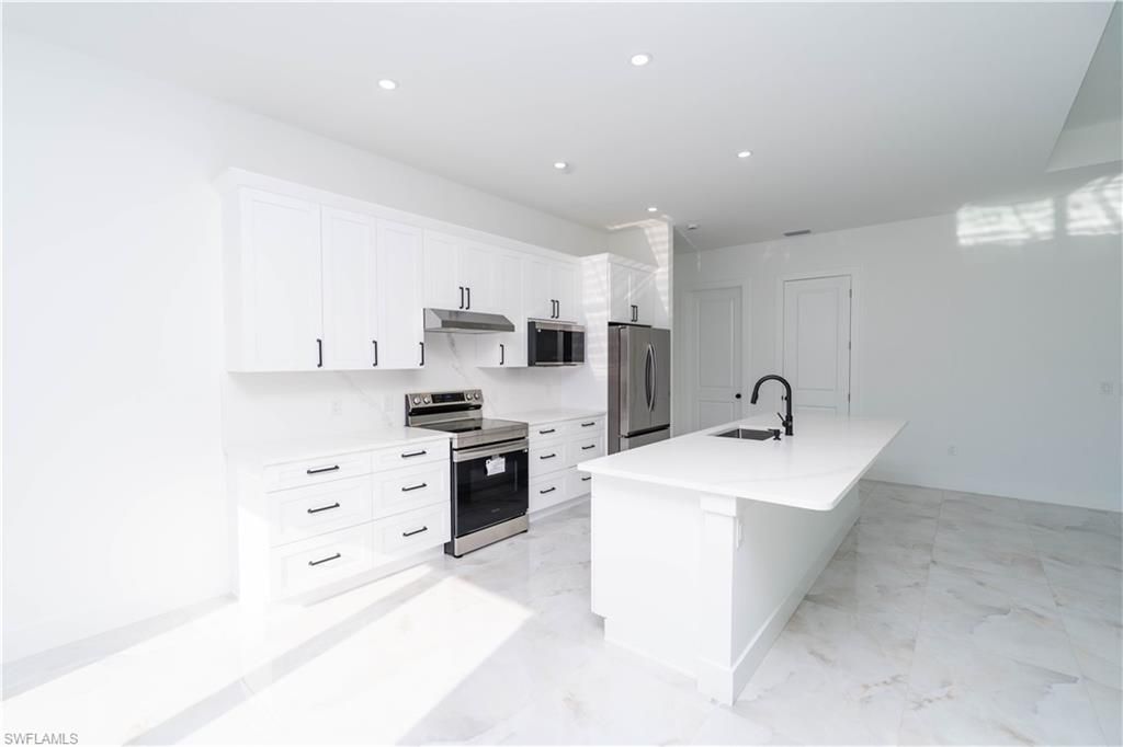 121 Moore Ave , Lehigh Acres, FL 33936 Photo