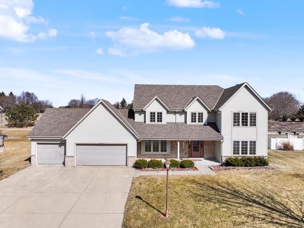 W172N10156 Woodbridge LANE, Germantown, WI 53022