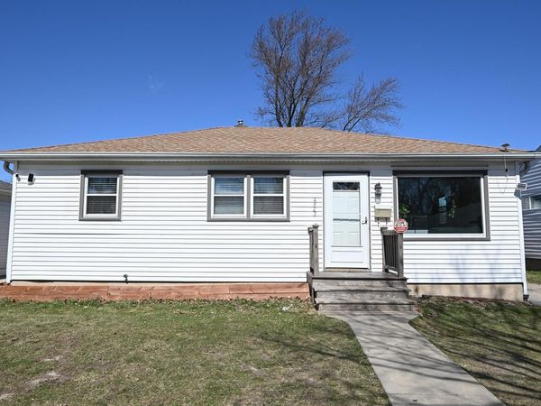 4922 W Norwich COURT, Milwaukee, WI 53220