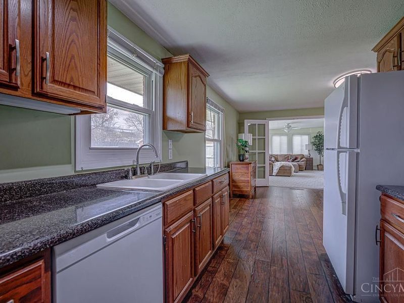 11833 Fairsprings Court, Cincinnati, OH 45246 Photo 10