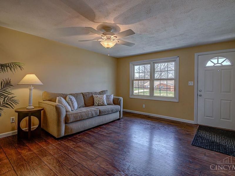 11833 Fairsprings Court, Cincinnati, OH 45246 Photo 3