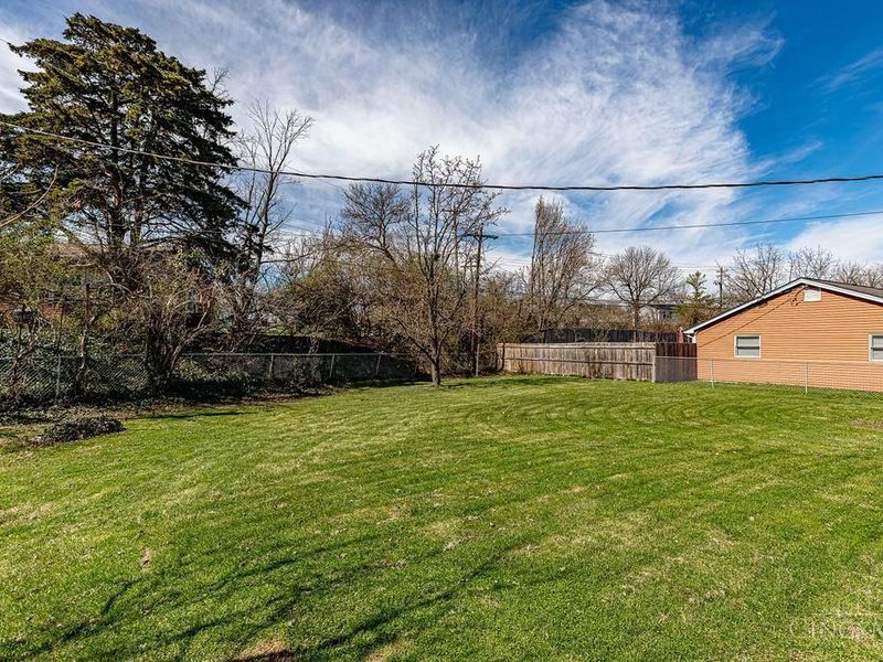 11833 Fairsprings Court, Cincinnati, OH 45246 Photo 32