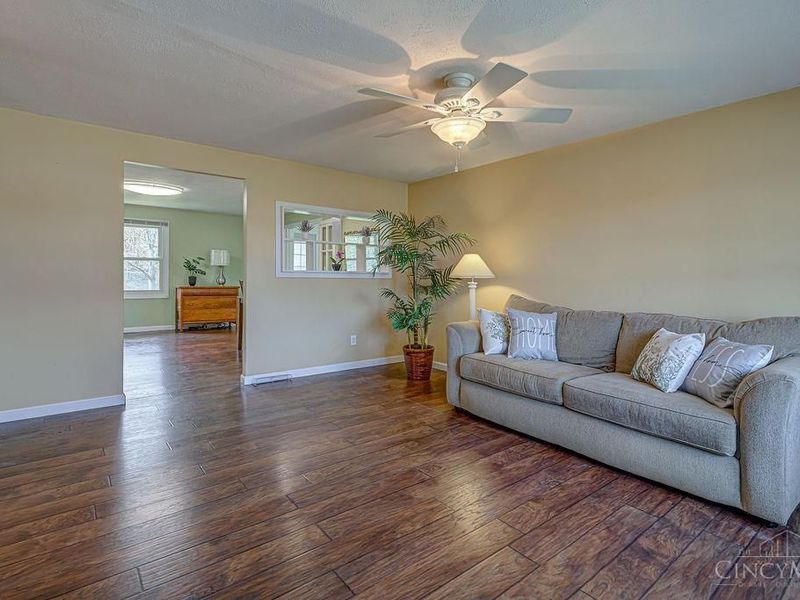 11833 Fairsprings Court, Cincinnati, OH 45246 Photo 4