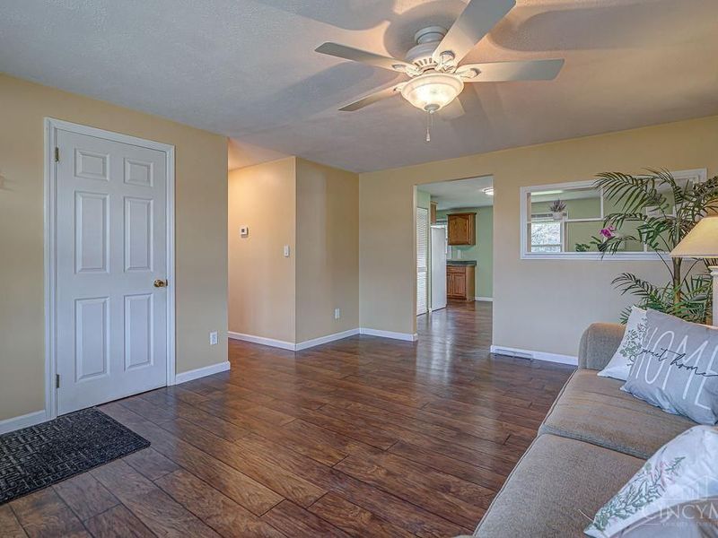 11833 Fairsprings Court, Cincinnati, OH 45246 Photo 5