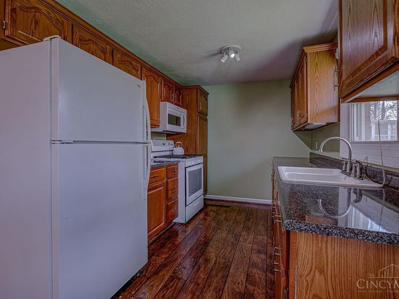 11833 Fairsprings Court, Cincinnati, OH 45246 Photo 8