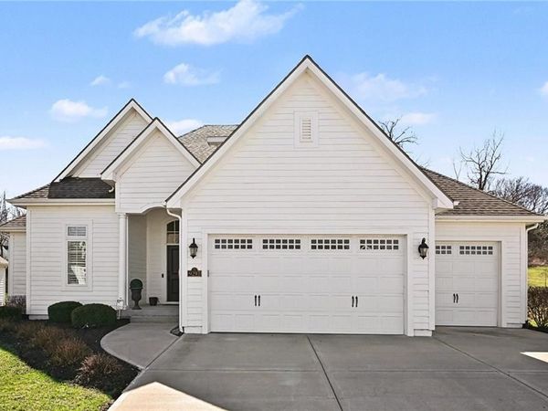 9297 Lime Stone Road, Parkville, MO 64152