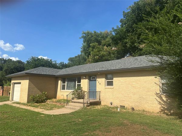 520 N Crownpoint Drive, Ada, OK 74820