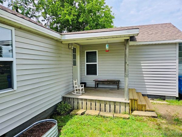 220 E Audd Avenue, Checotah, OK 74426