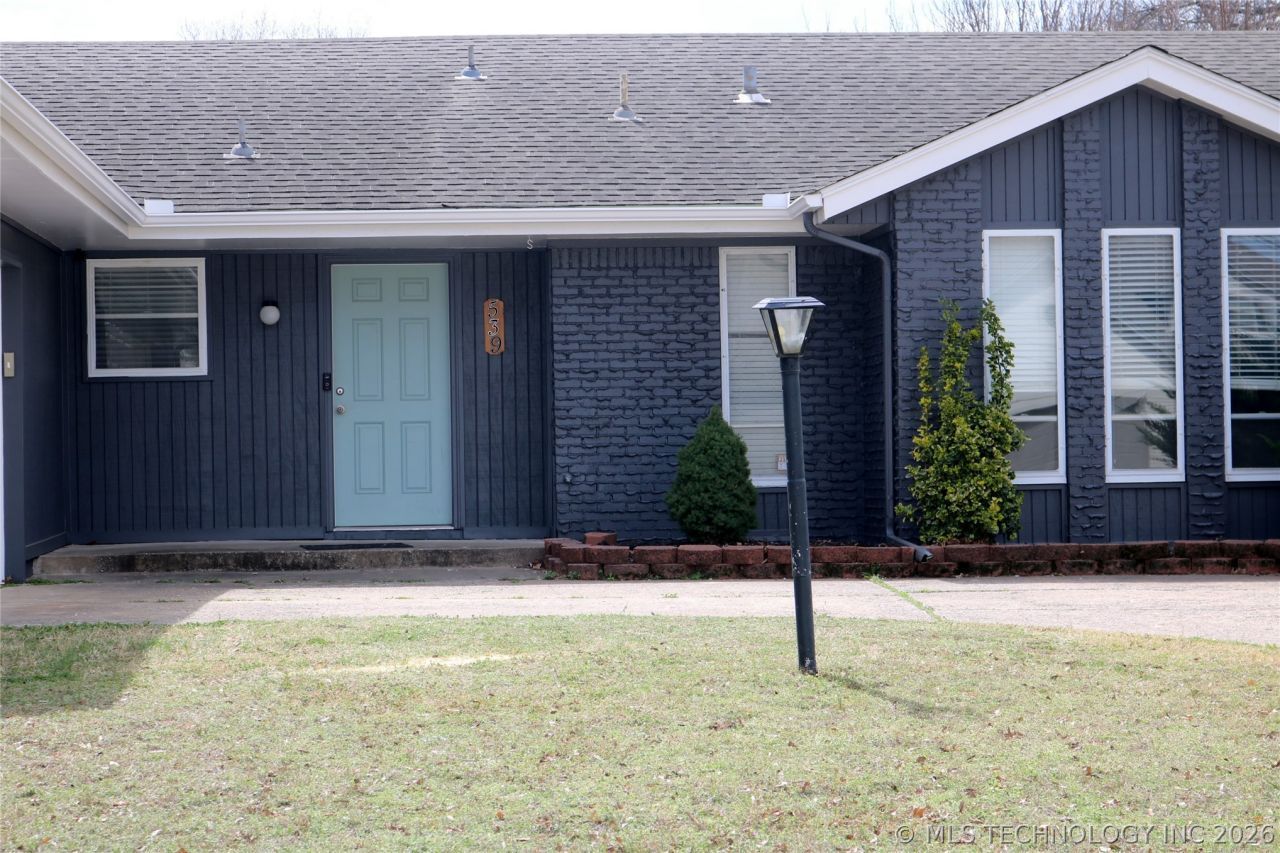 539 Meadowood Drive, Broken Arrow, OK 74011 Main Photo