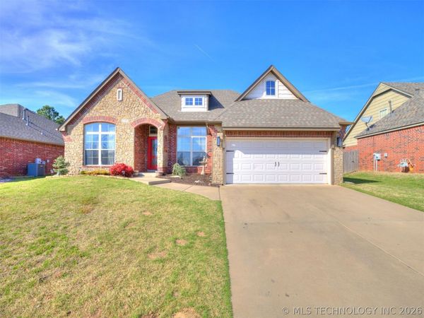 2604 W Pensacola Street , Broken Arrow, OK 74011