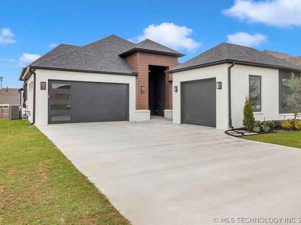 2110 E 138th Street S, Bixby, OK 74008